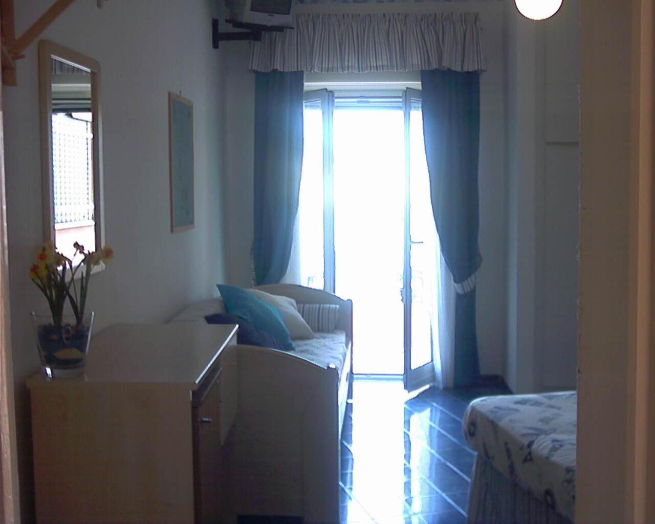Hotel La Baia Ponza Exterior photo